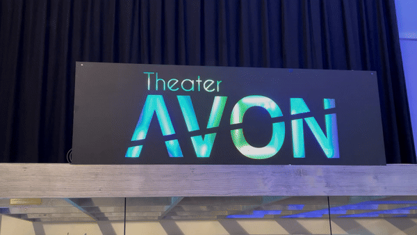 Leuchtschild «Theater AVON» mit wechselnden Lichteffekten